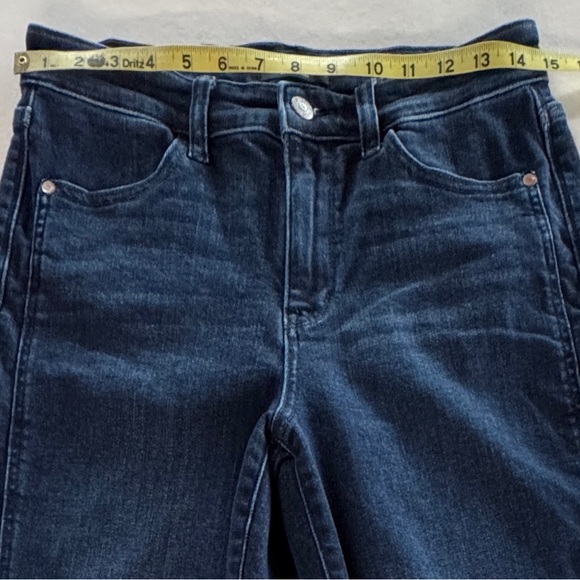 Judy Blue High Rise Boyfriend Fit Jeans JB82646DK (7/28) - Picture 7 of 15